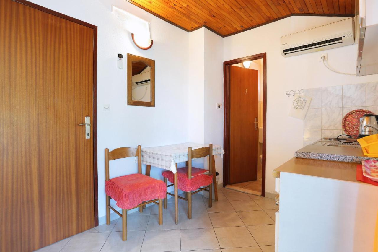 Apartments By The Sea Okrug Gornji, Ciovo - 1069 Trogir Exterior foto